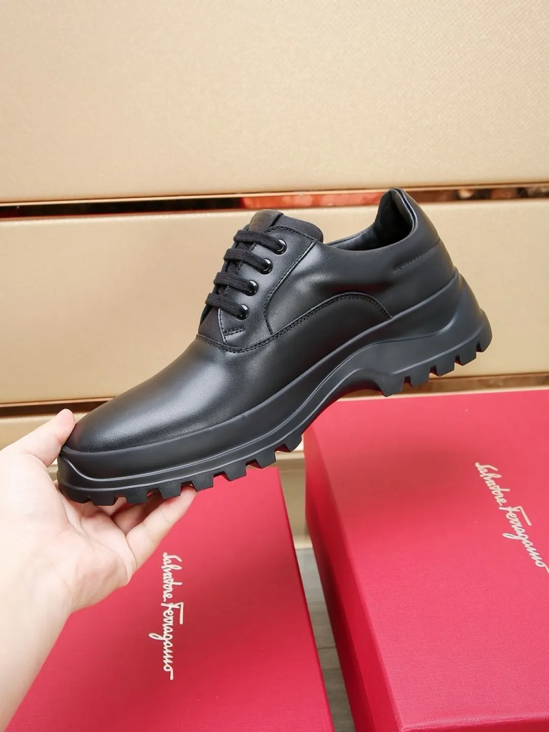 Factory P640💰🔥《Ferragamo》👏Latest•High-end top brand luxury~purchasing agent, top~quality. New fashionable business men's shoes 🔜The uppers are made of original first-layer open-edge beaded cowhide➕cowhide·lining, with fine workmanship. The original stylish and soft combination wear-resistant and non-slip outsole is light and comfortable on the feet. The real thing looks better in real photos. Number of yards: 38--44 (45 and 46 can be customized)